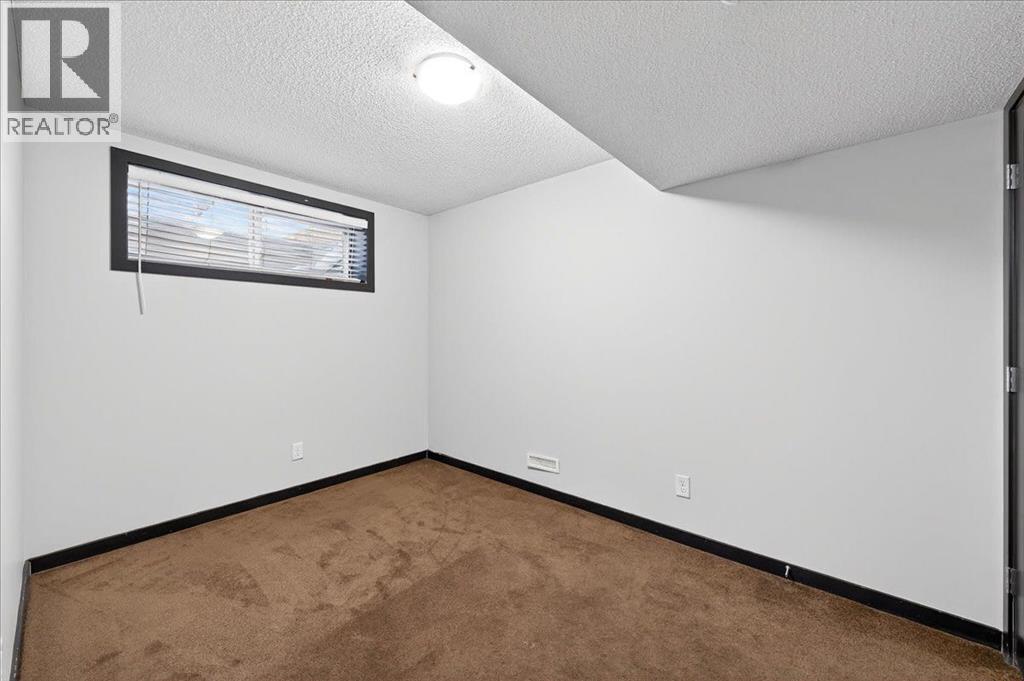 Single Family House for Sale in  Skyview Springs Manor NE Skyview Ranch Calgary 