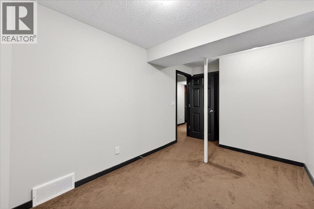 Single Family House for Sale in  Skyview Springs Manor NE Skyview Ranch Calgary 