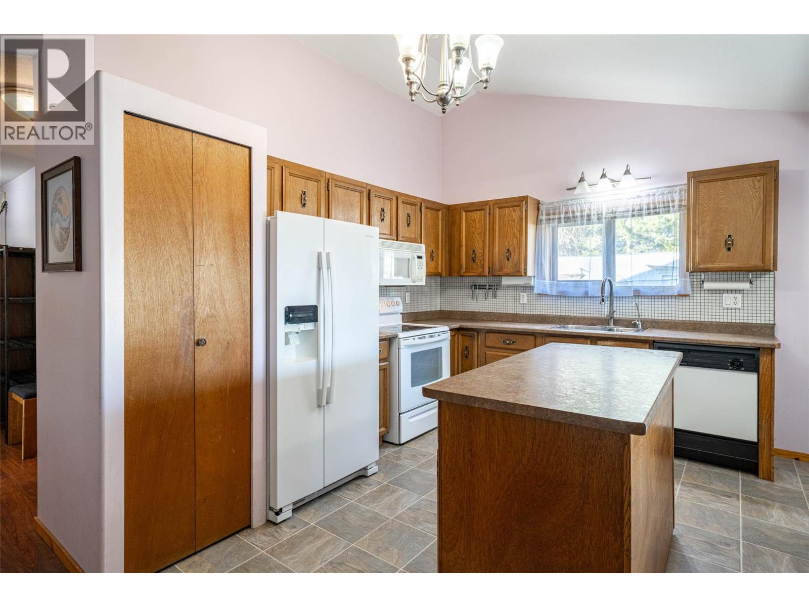  660 Capri Road, Enderby