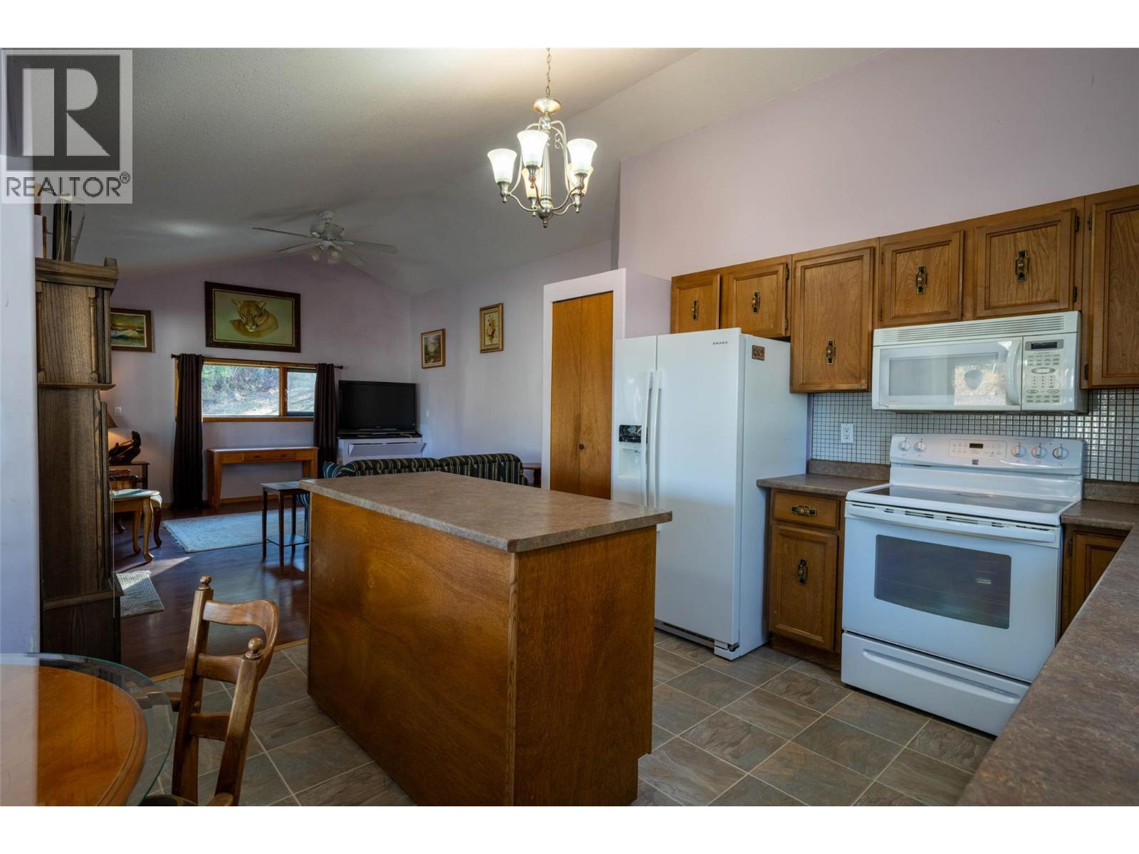  660 Capri Road, Enderby