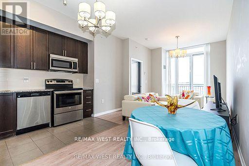 #803 830 LAWRENCE AVENUE - 9