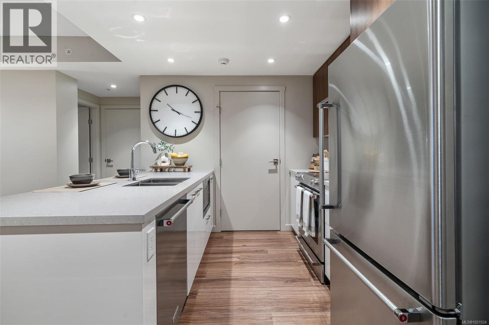 1104 777 Belleville St, Victoria