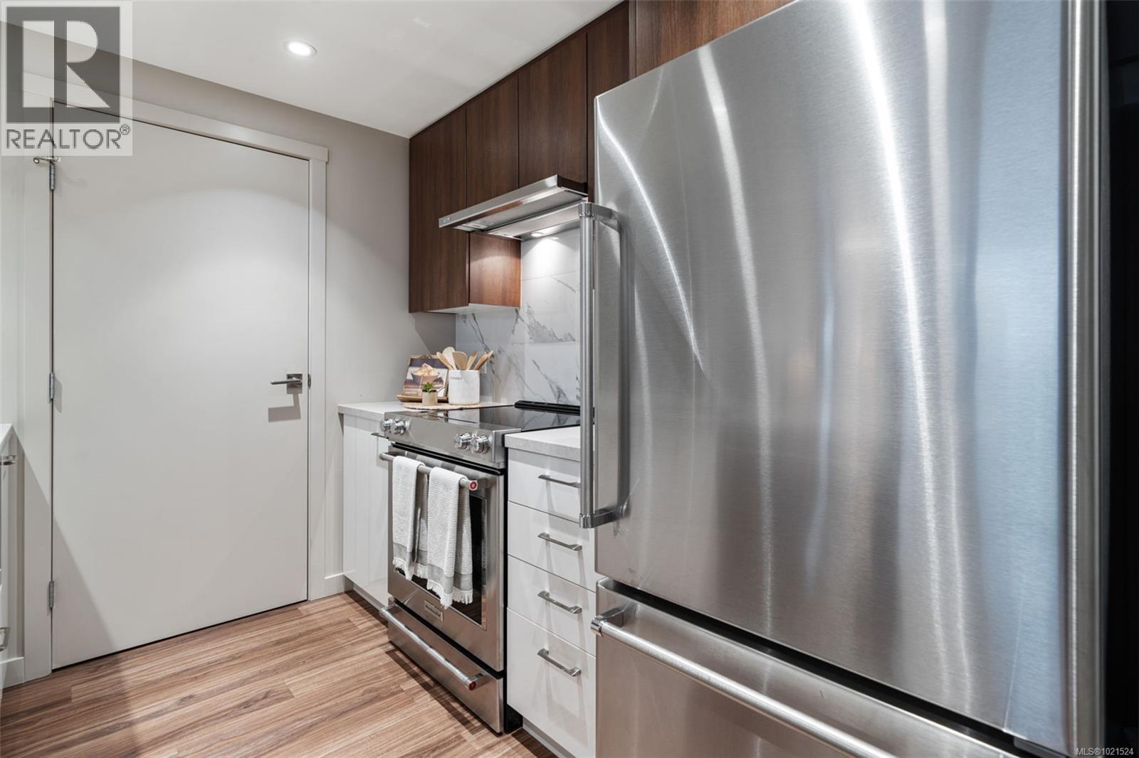 1104 777 Belleville St, Victoria