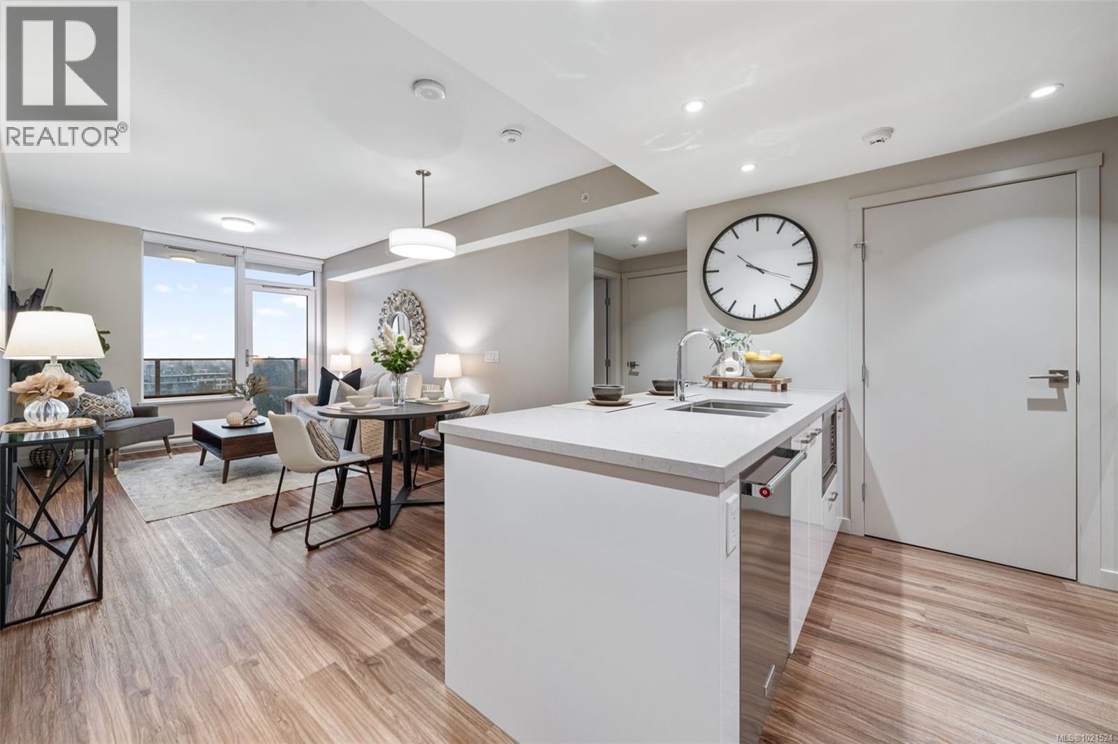 1104 777 Belleville St, Victoria