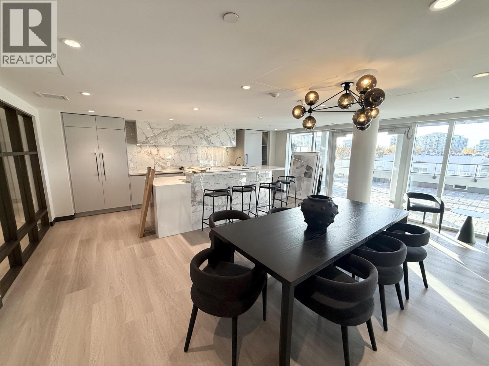 #702-7977 LANSDOWNE Road, Richmond