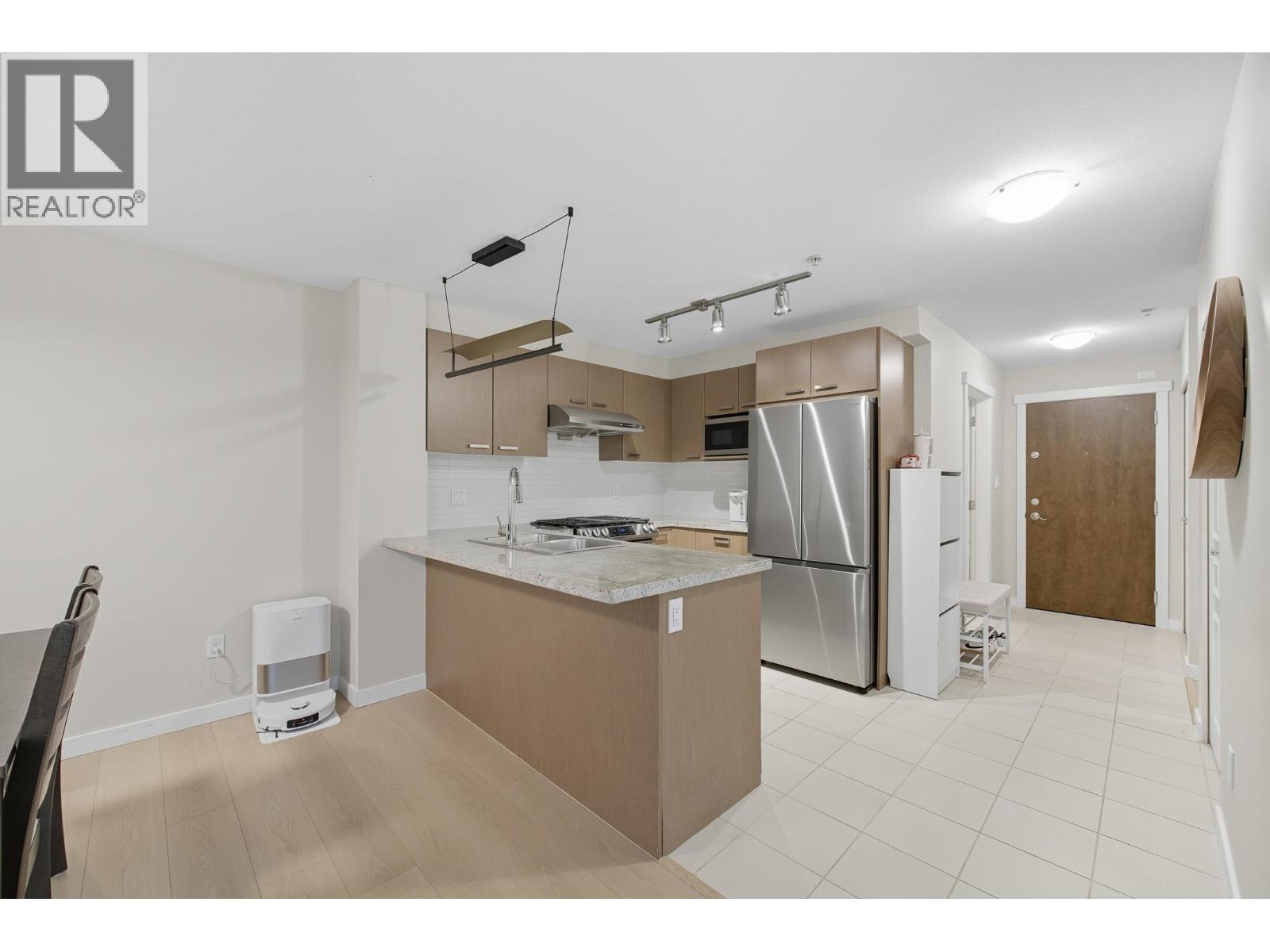 #221-9500 ODLIN Road, Richmond
