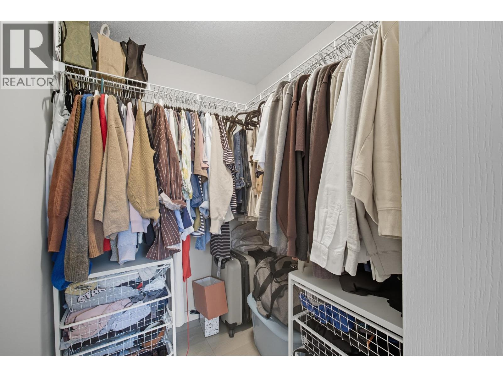 #221-9500 ODLIN Road, Richmond