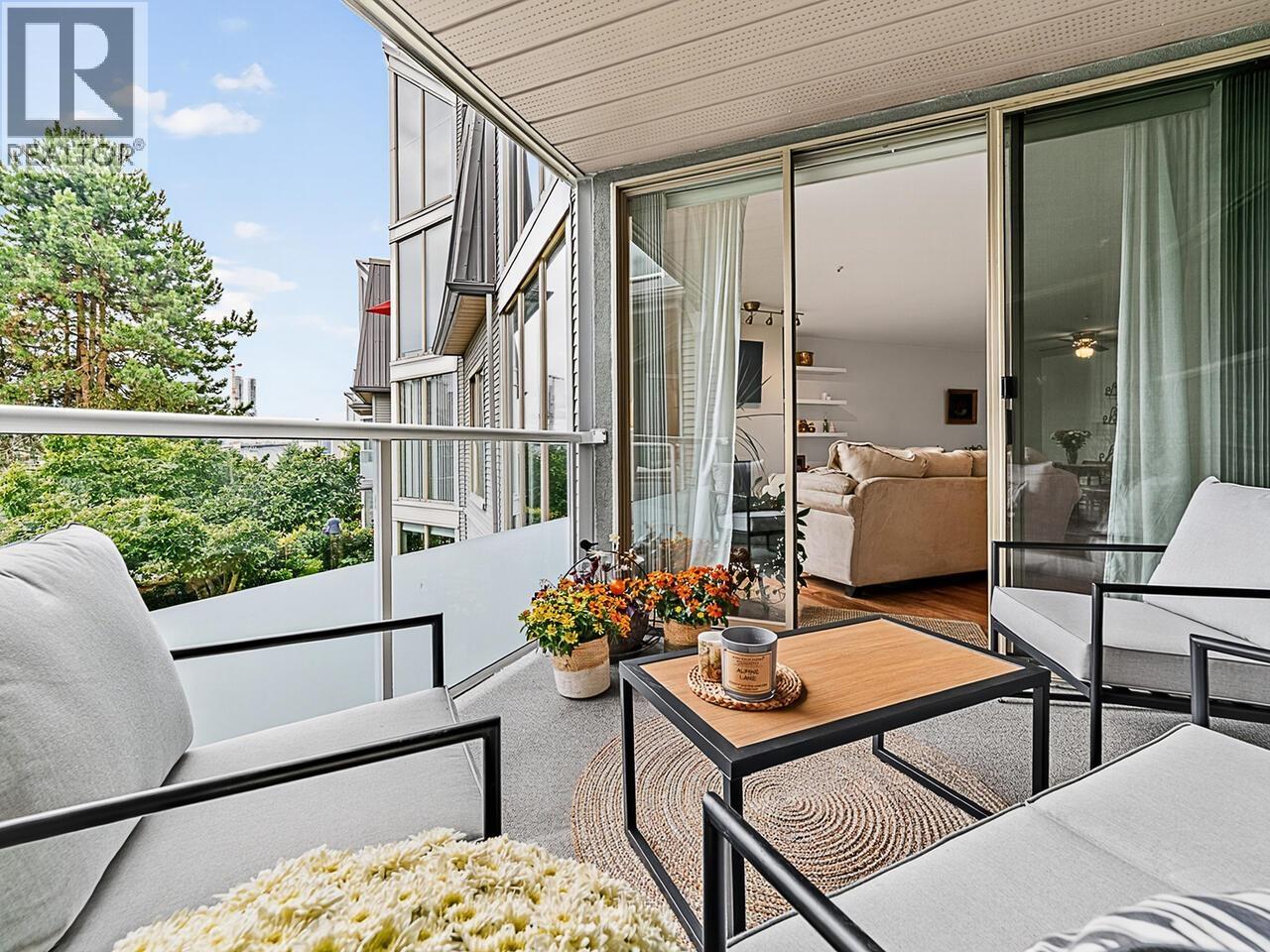 402 68 RICHMOND STREET, New Westminster