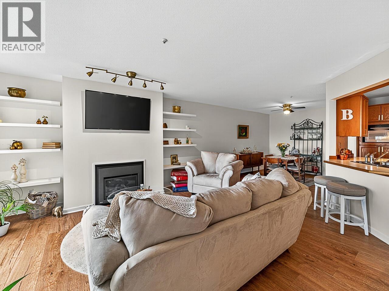 402 68 RICHMOND STREET, New Westminster