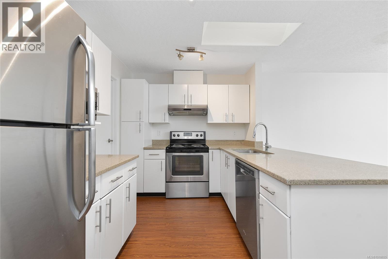 27 4125 INTERURBAN Rd, Saanich