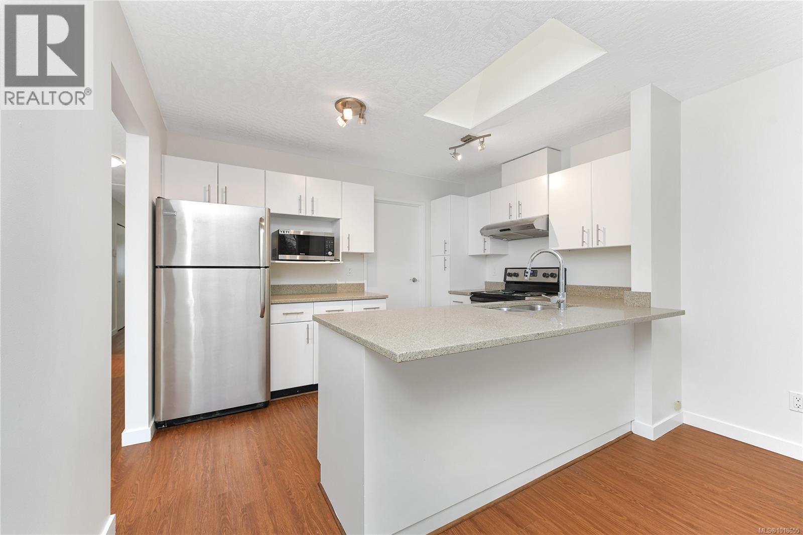 27 4125 INTERURBAN Rd, Saanich