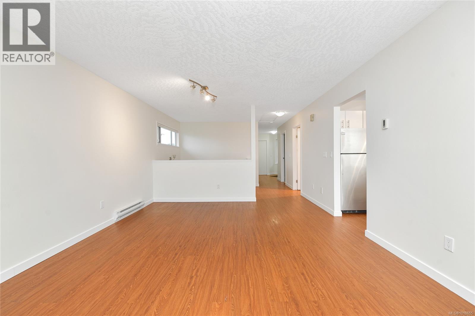 27 4125 INTERURBAN Rd, Saanich