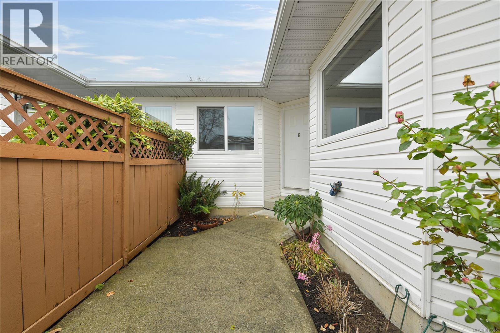 27 4125 INTERURBAN Rd, Saanich