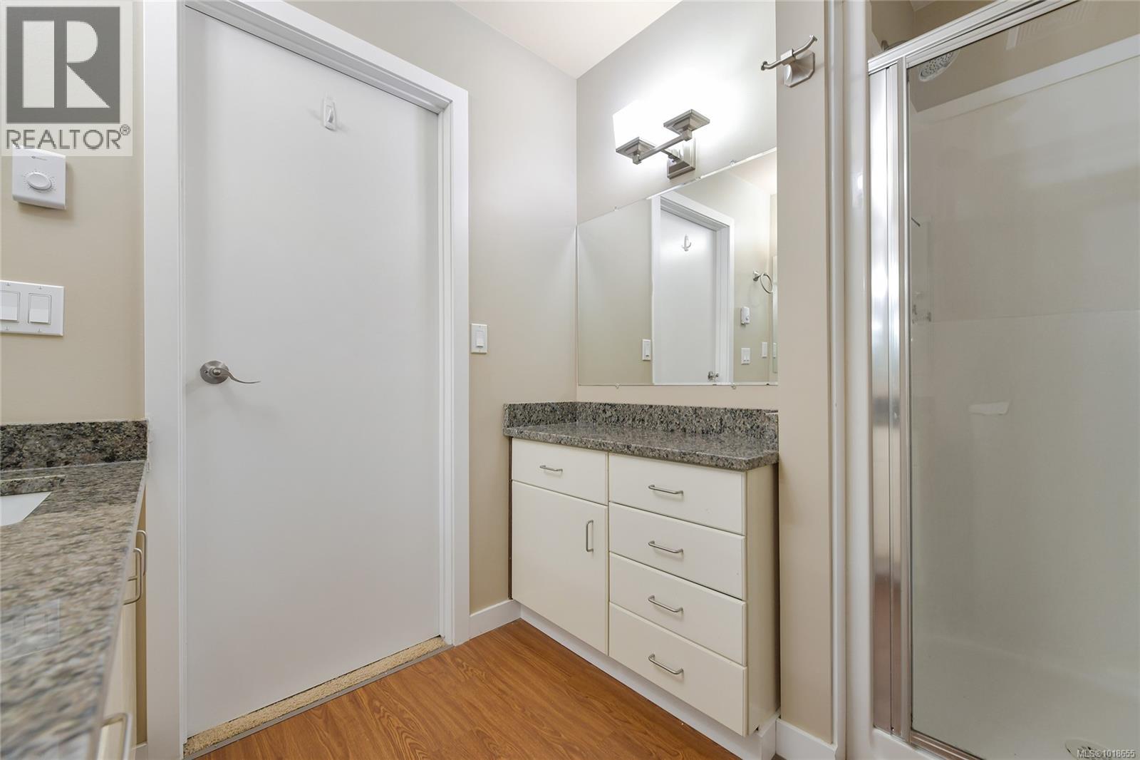 27 4125 INTERURBAN Rd, Saanich