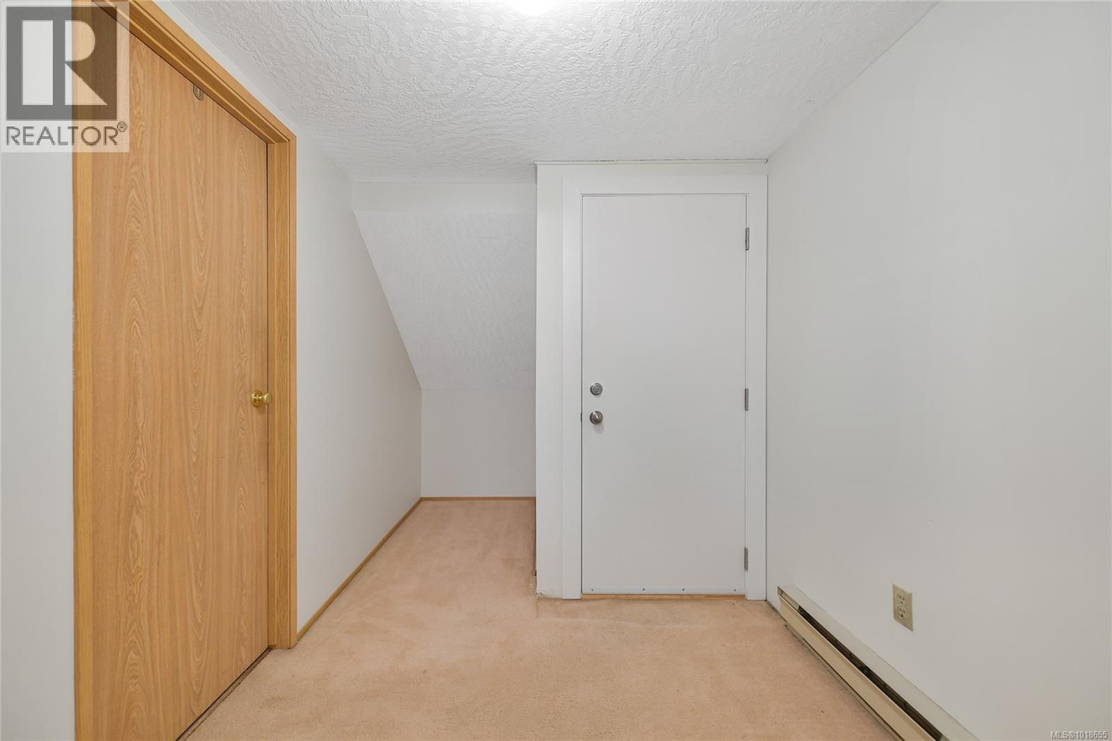 27 4125 INTERURBAN Rd, Saanich