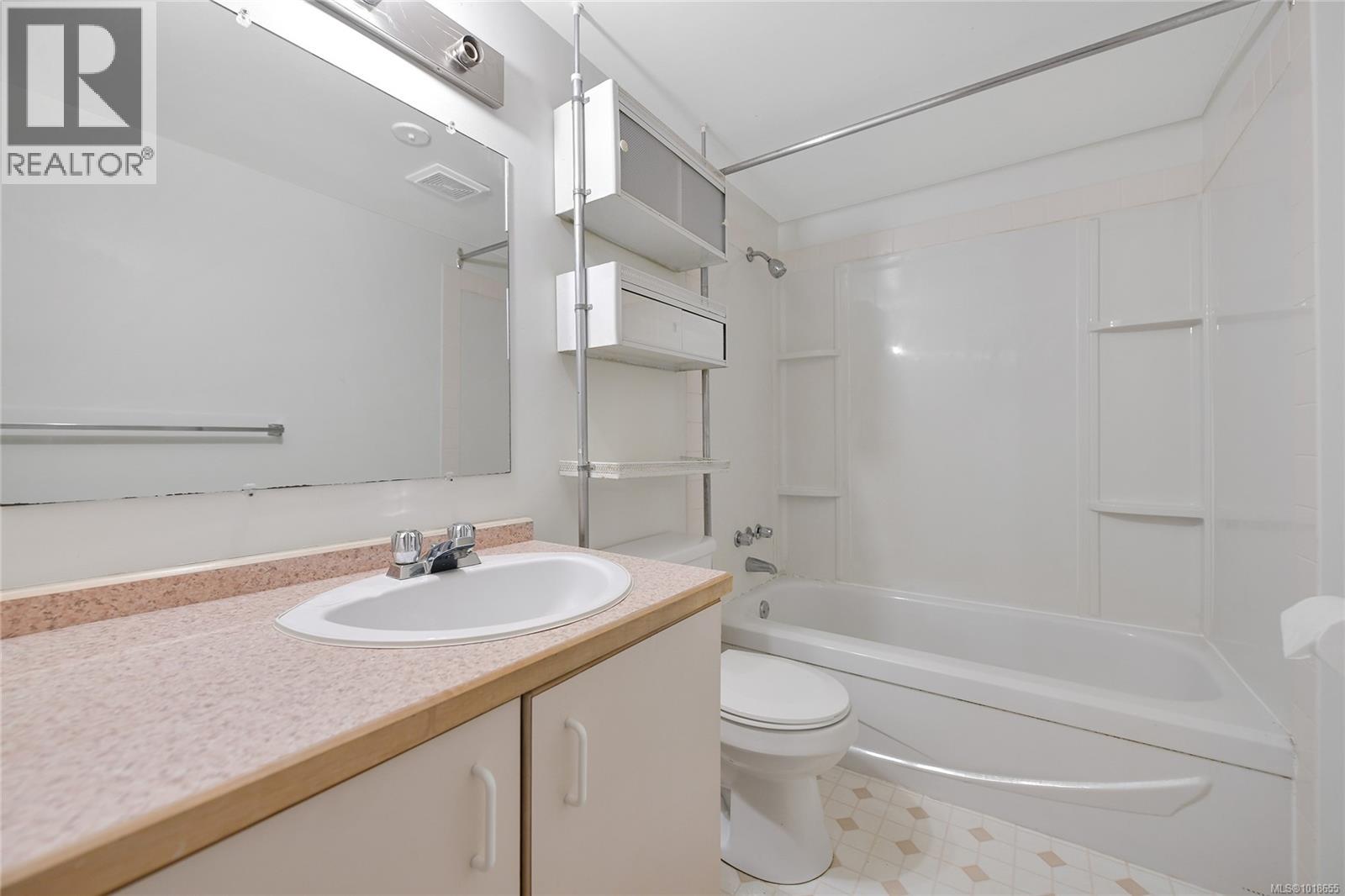 27 4125 INTERURBAN Rd, Saanich