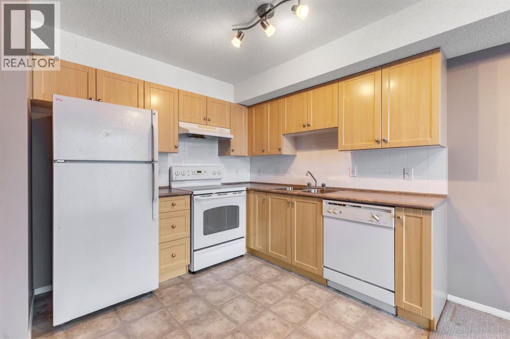 505 Railway Street West, Cochrane