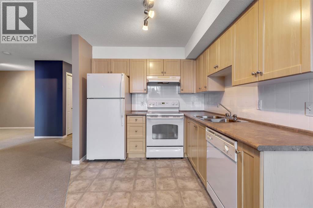 505 Railway Street West, Cochrane