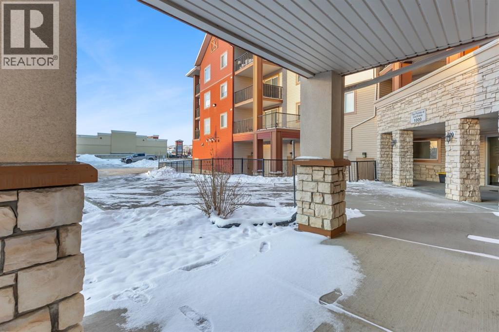 505 Railway Street West, Cochrane