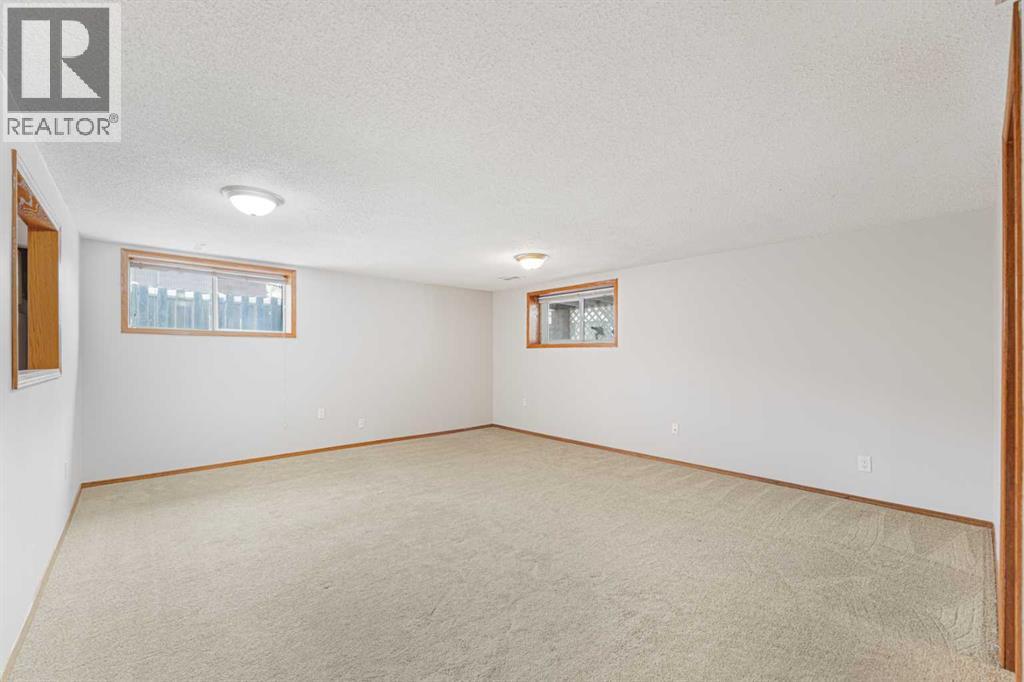 Single Family House Bungalow for Sale in  Lynnover Road SE Ogden Calgary 