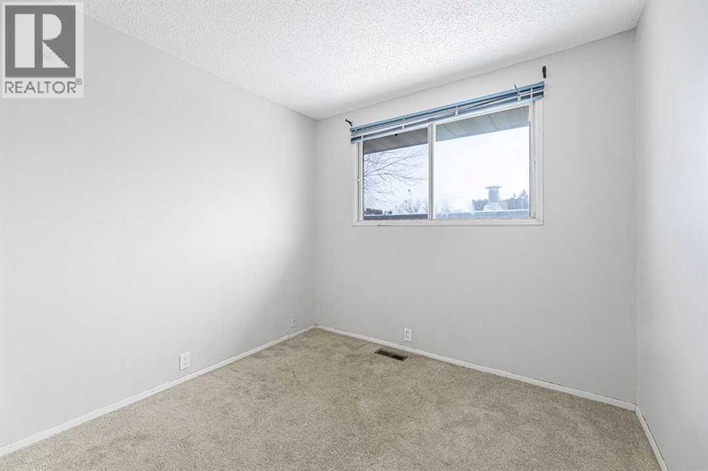 Single Family House Bungalow for Sale in  Lynnover Road SE Ogden Calgary 