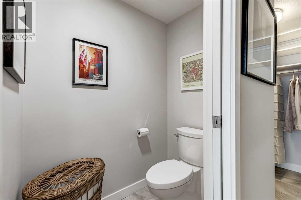 Single Family House for Sale in    Avenue NW Hillhurst Calgary 