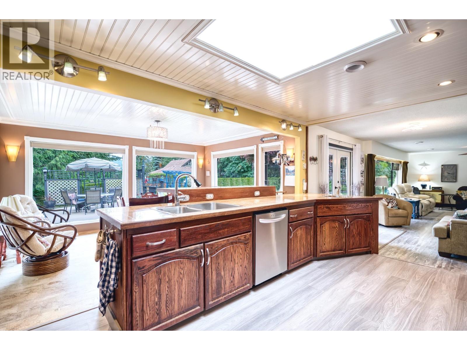 6241 SECHELT INLET ROAD, Sechelt