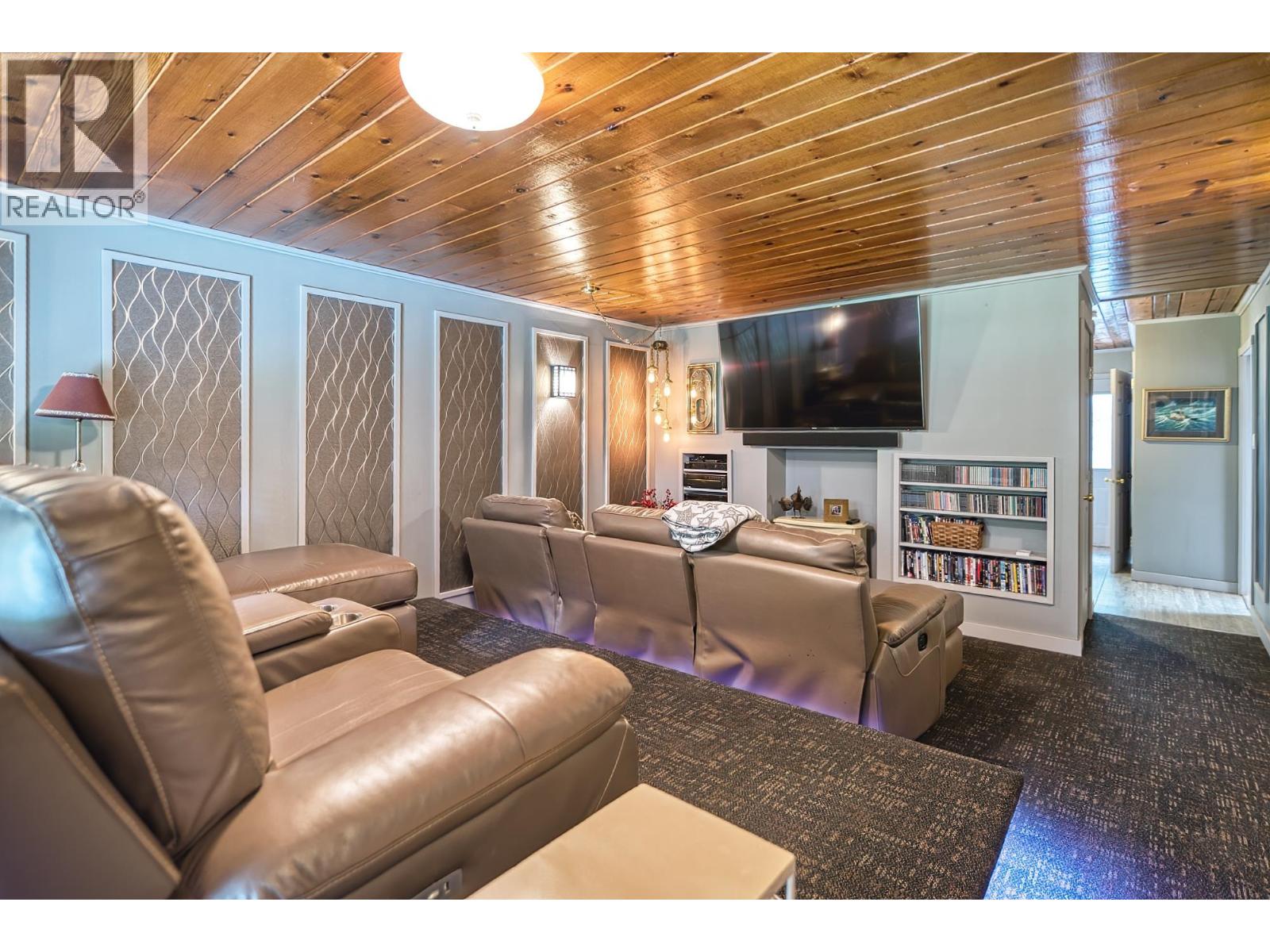 6241 SECHELT INLET ROAD, Sechelt