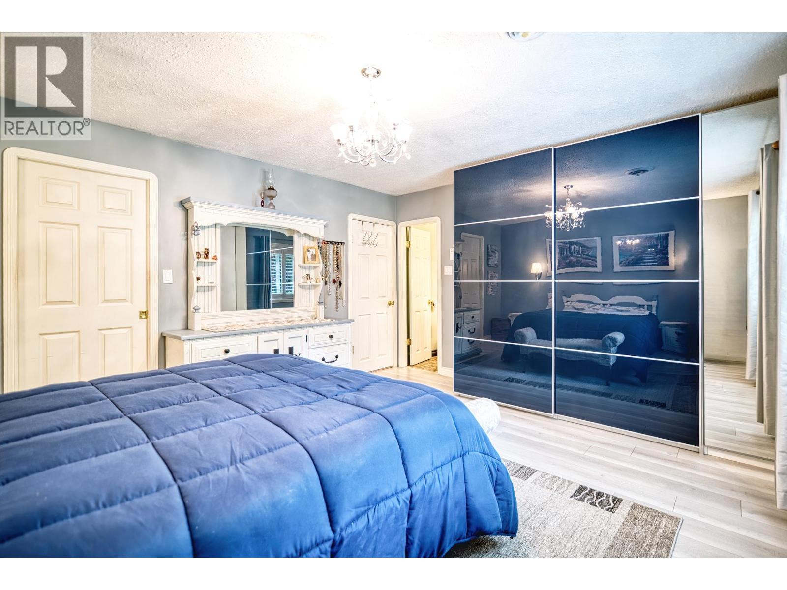 6241 SECHELT INLET ROAD, Sechelt