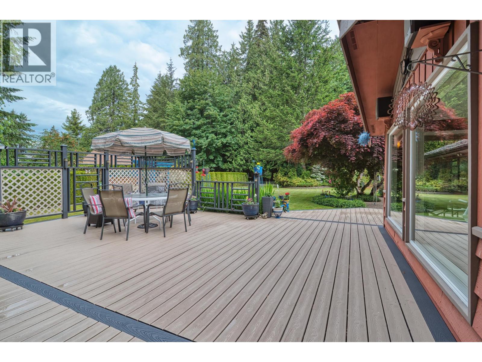 6241 SECHELT INLET ROAD, Sechelt
