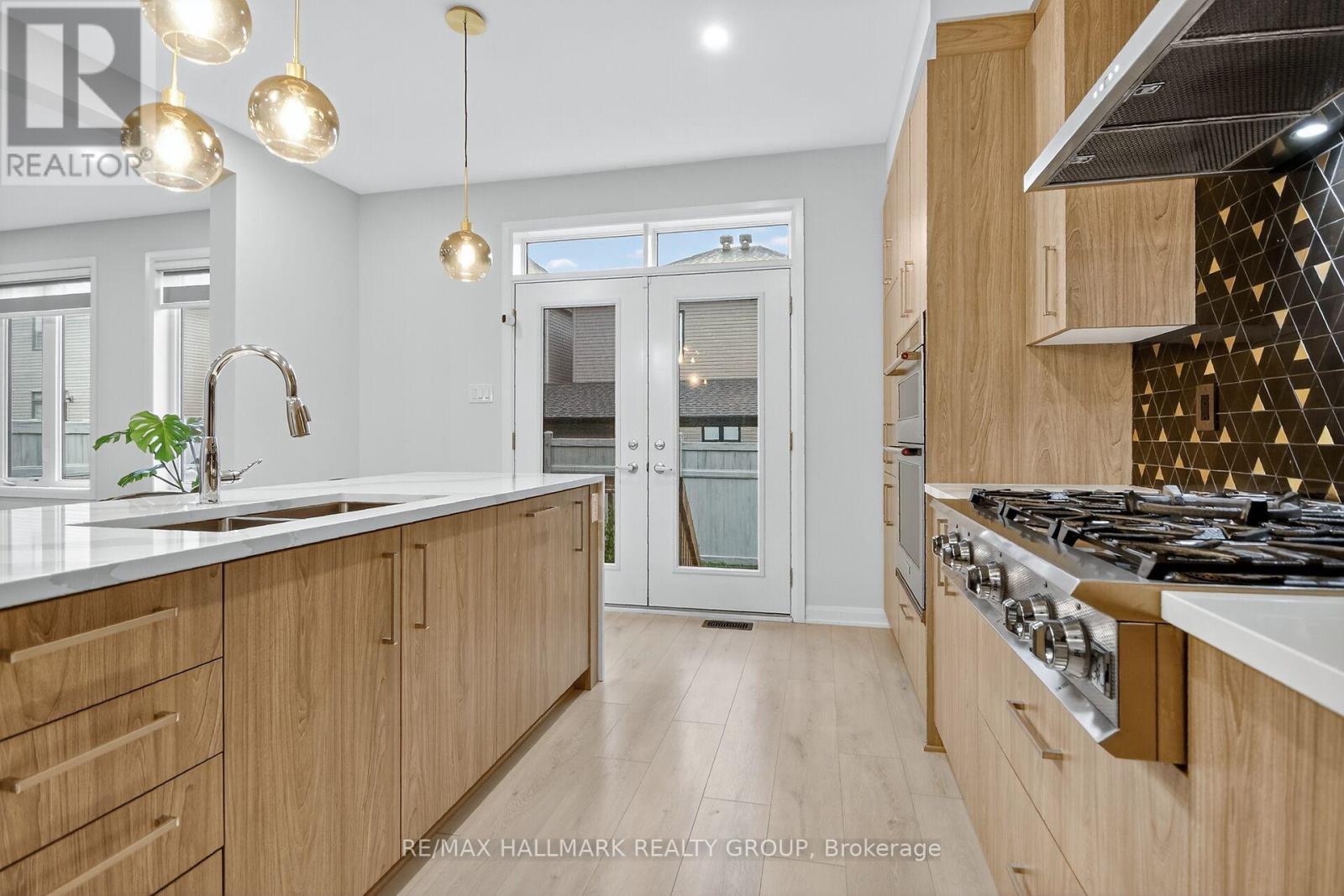 720 CAPPAMORE DRIVE - 18