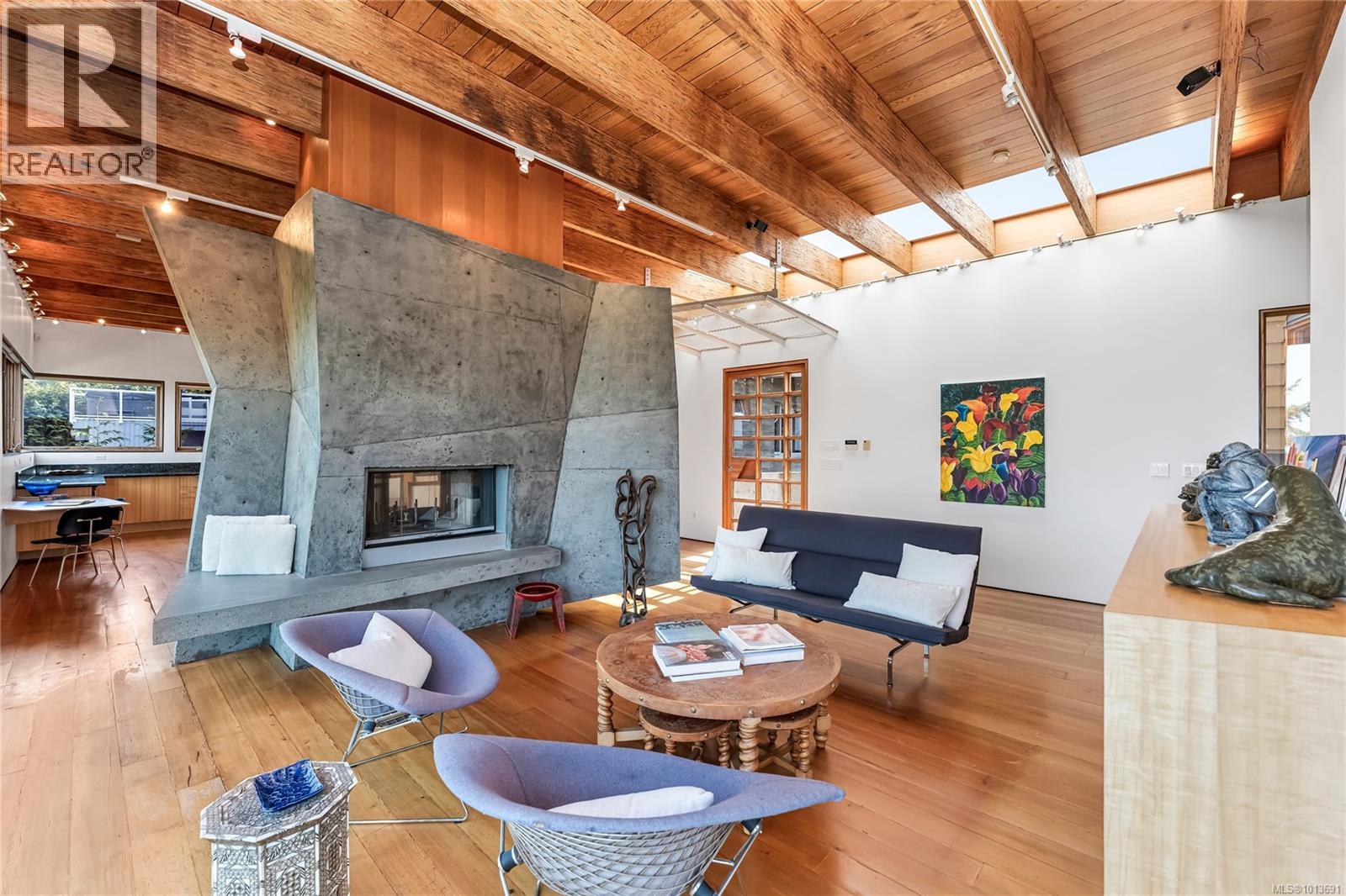 8909 Park Pacific Terr, North Saanich