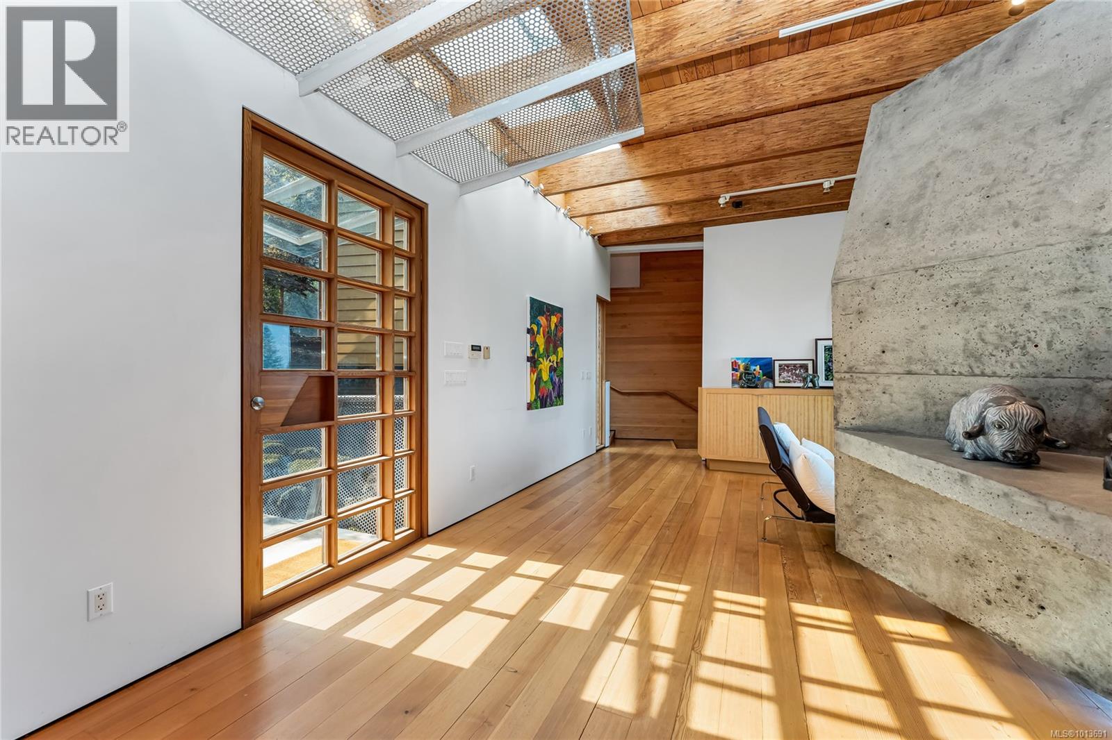 8909 Park Pacific Terr, North Saanich