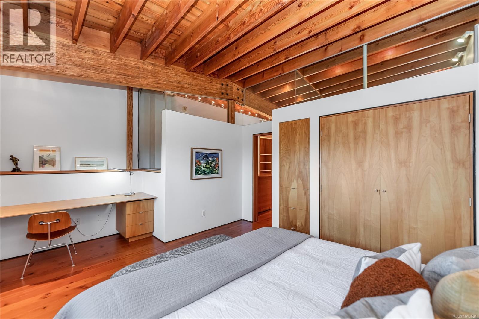 8909 Park Pacific Terr, North Saanich