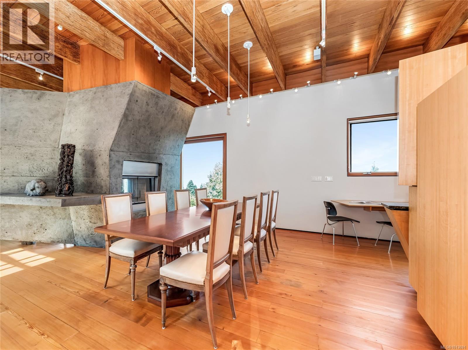 8909 Park Pacific Terr, North Saanich