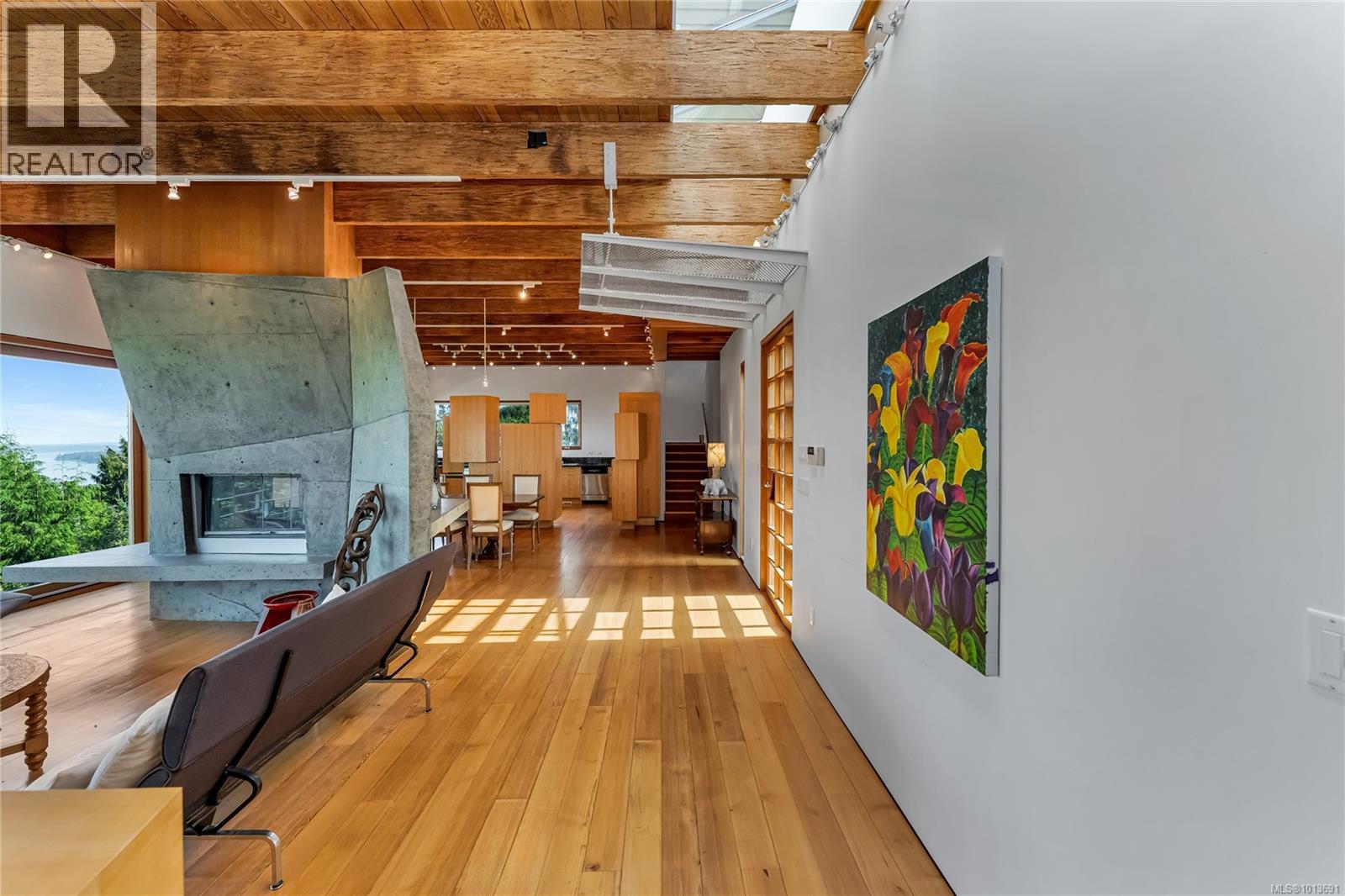 8909 Park Pacific Terr, North Saanich