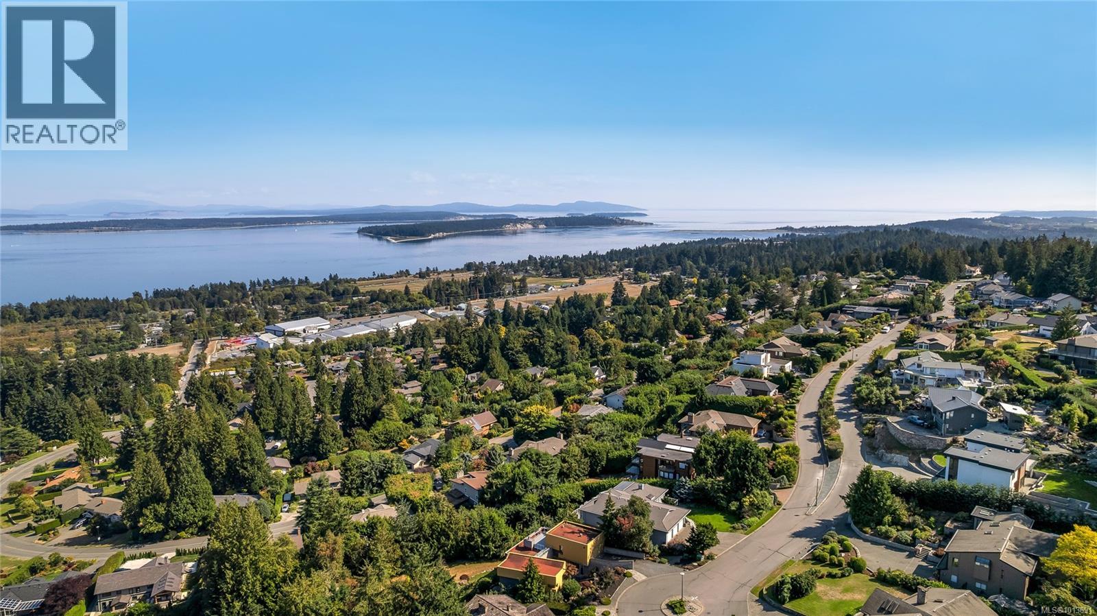 8909 Park Pacific Terr, North Saanich