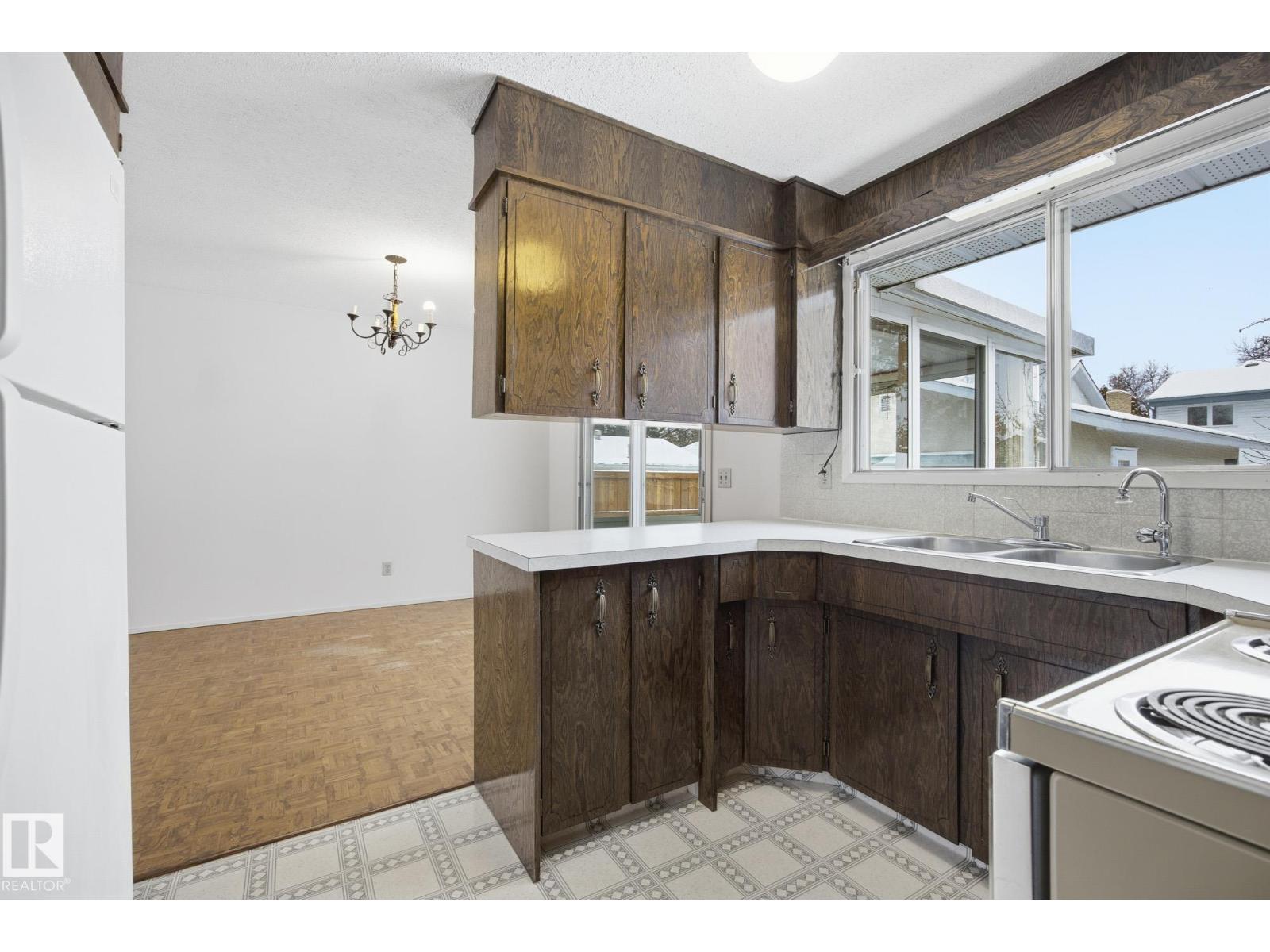 29 ANDREW CR, St. Albert