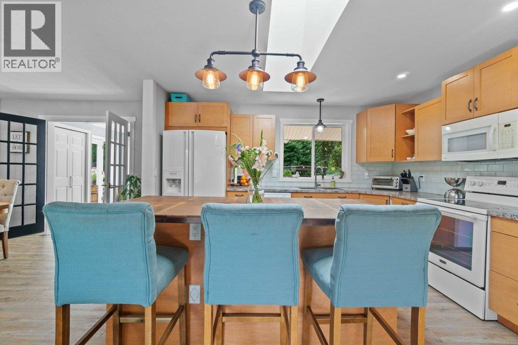 2131 21 Street NE, Salmon Arm