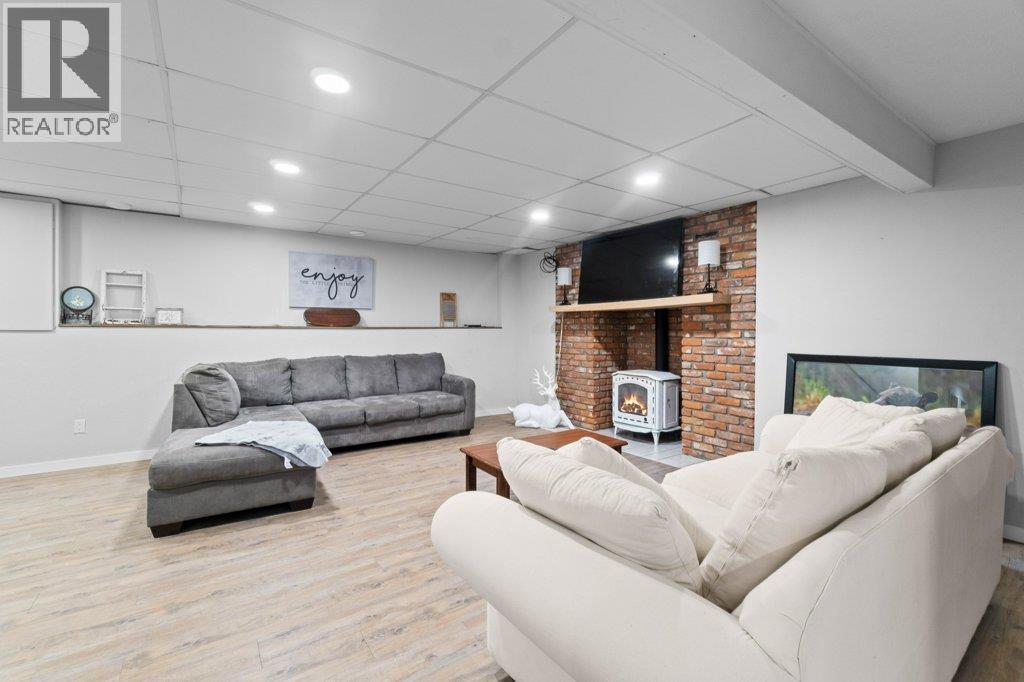 2131 21 Street NE, Salmon Arm