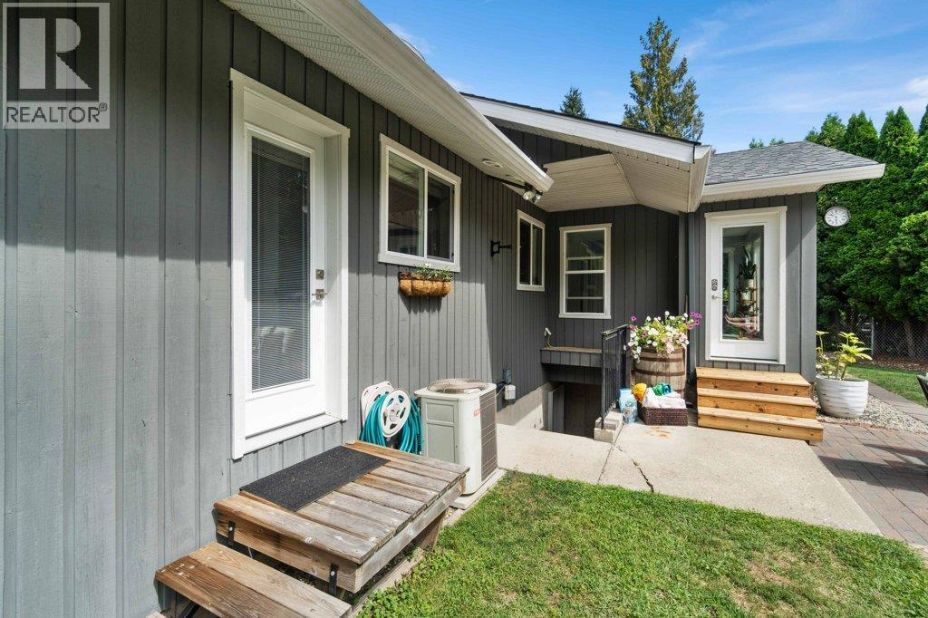 2131 21 Street NE, Salmon Arm