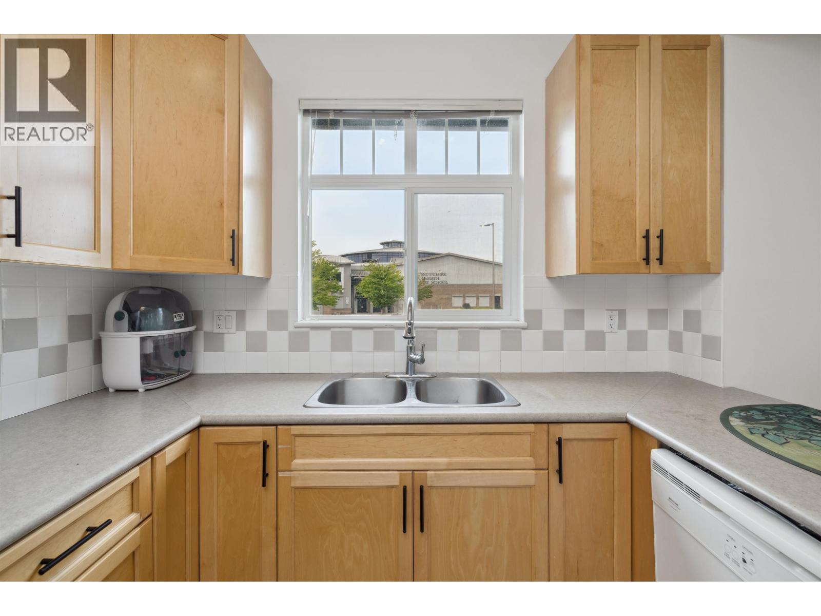 #12-4111 GARRY Street, Richmond