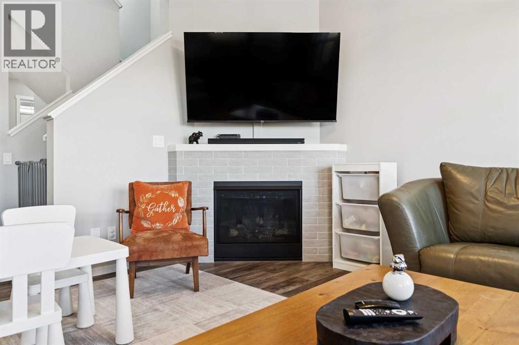 Single Family House for Sale in  Crestridge Bay SW Crestmont Calgary 