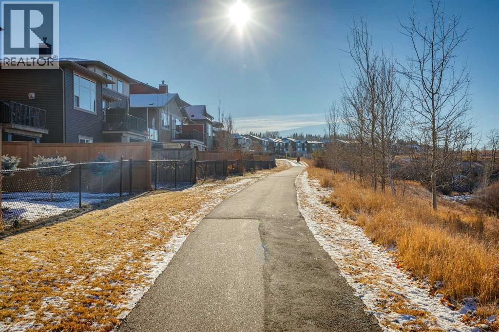 Single Family House for Sale in  Crestridge Bay SW Crestmont Calgary 
