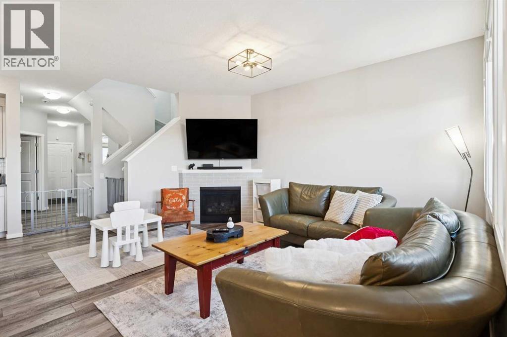 Single Family House for Sale in  Crestridge Bay SW Crestmont Calgary 