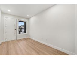 32529 Higginbottom Court, Mission, BC V2V2T7 Photo 12