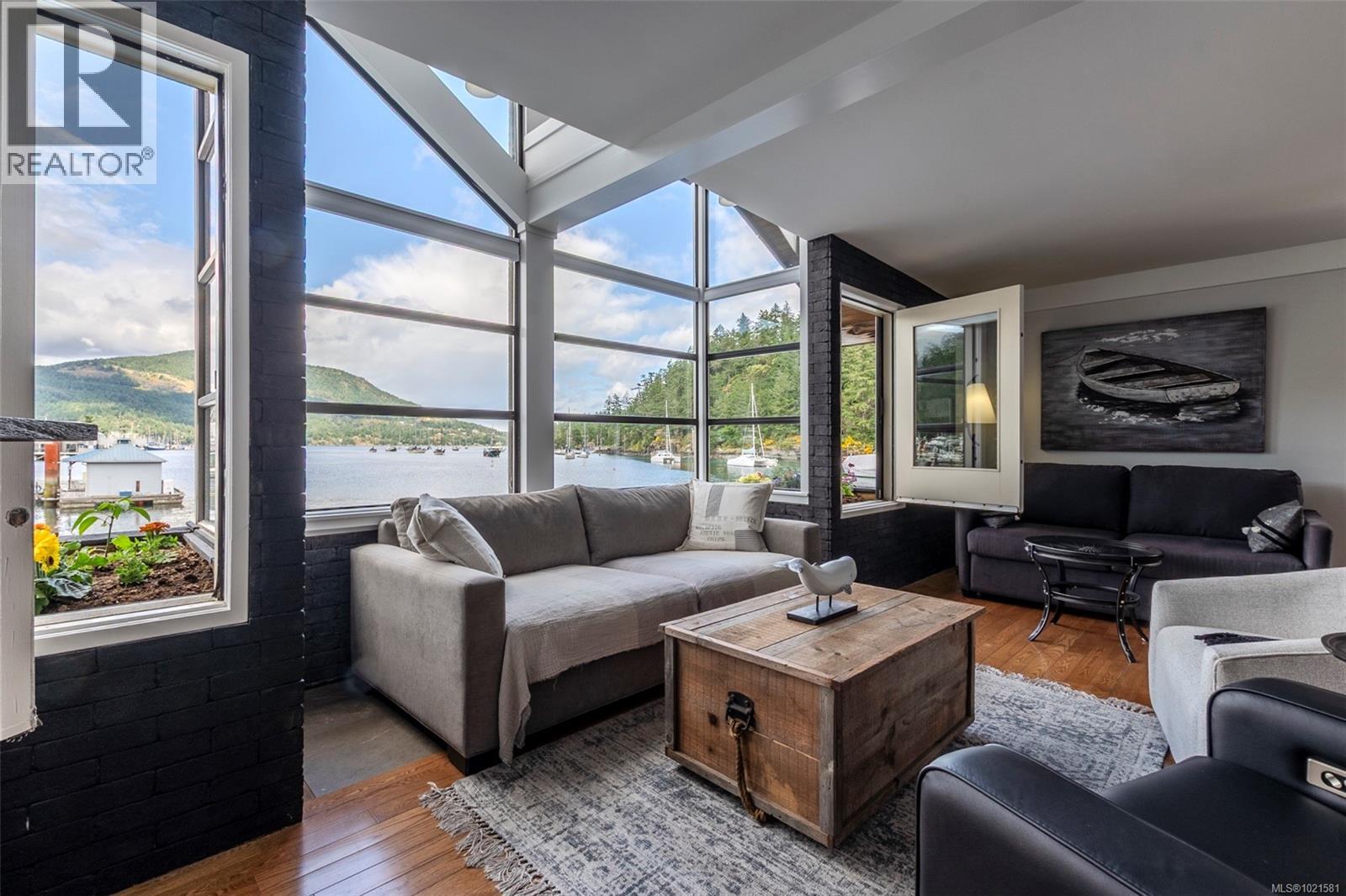 J17 6145 Genoa Bay Rd, Duncan