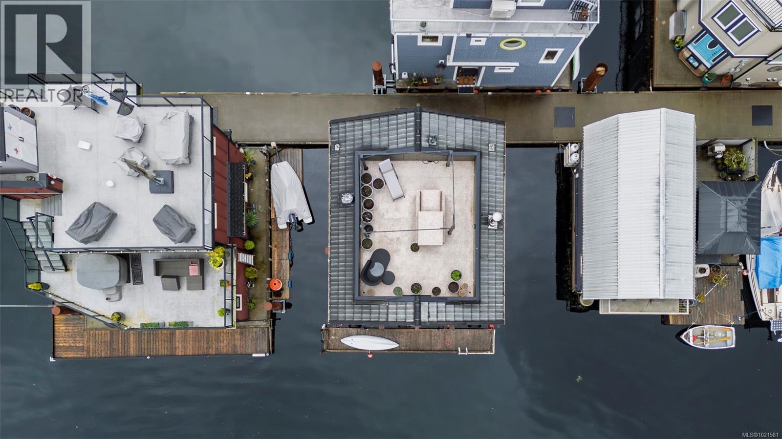 J17 6145 Genoa Bay Rd, Duncan