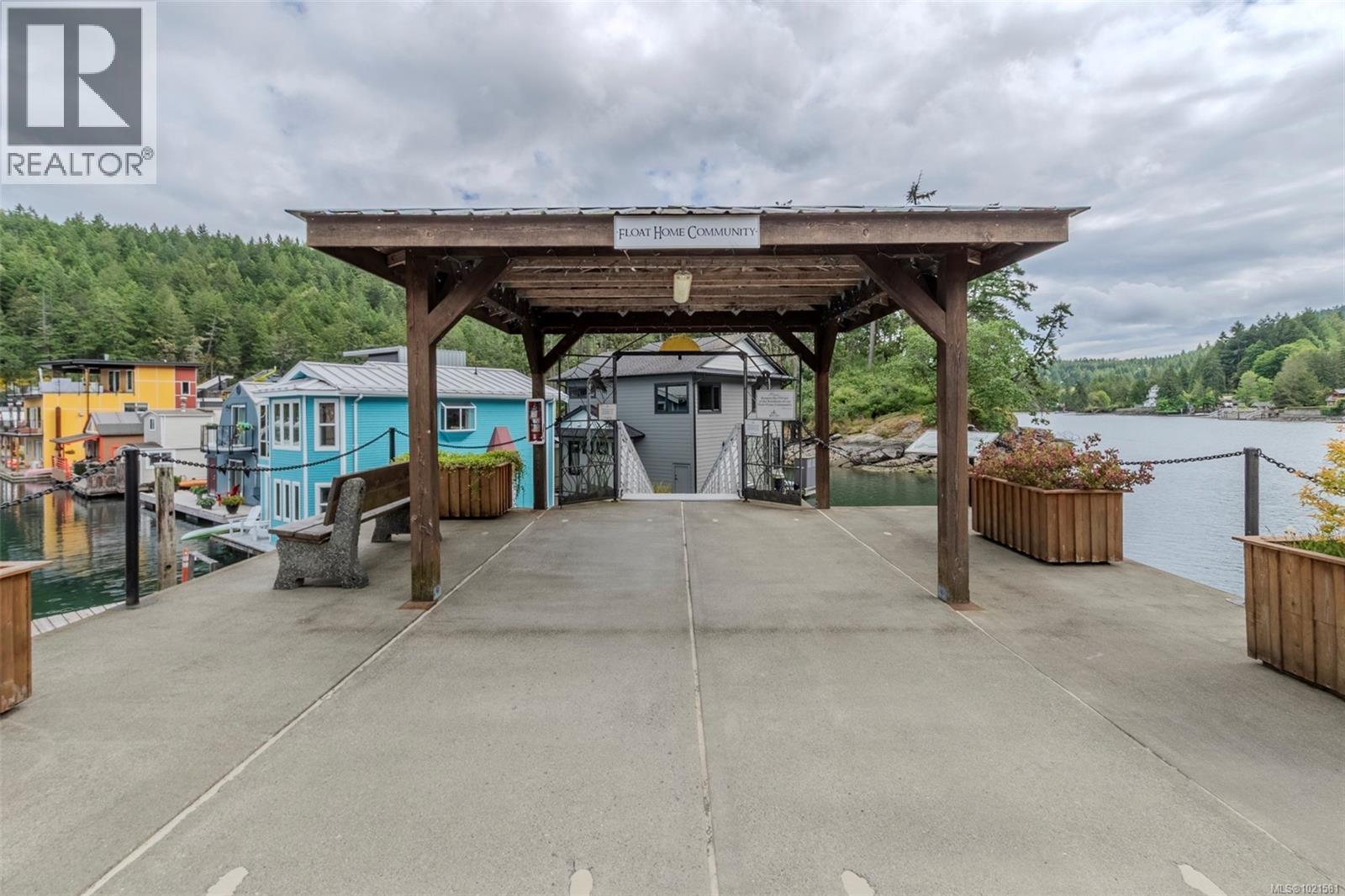 J17 6145 Genoa Bay Rd, Duncan