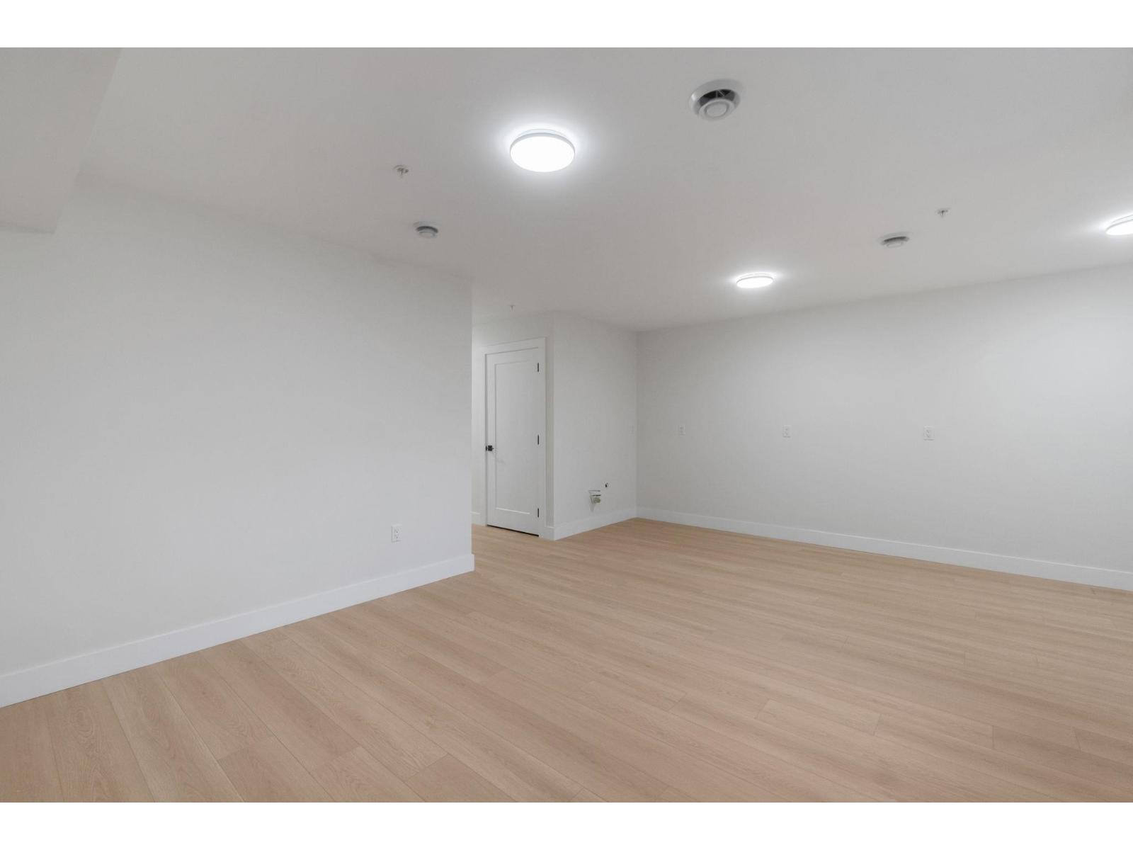 House in Mission - Image 33